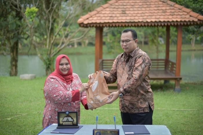 Bupati Bengkalis Kasmarni Tandatangani MoU Dengan IPB Dibidang Pertanian dan Pelatihan 