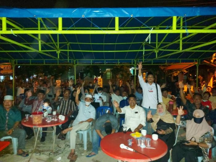 Pendukung KBS Ramaikan Nobar Debat Publik