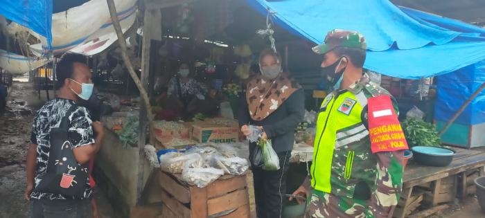 Cegah Virus, Pelda S Siambaton Kembali Maksimalkan Prokes di Pasar Tradisional Minas