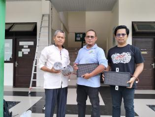 Smart Alarm Berbasis IoT Sebagai Alat Bantu Disiplin di Pondok Pesantren Buatan Dosen Polbeng