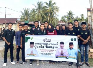 Rawat Semangat Berbagi, Garda Bangsa Bagikan Takjil Untuk Warga Bengkalis