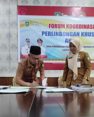 Emilda Susanti Pimpin Penandatanganan Fakta Integritas di Lingkup DPPPA Bengkalis 